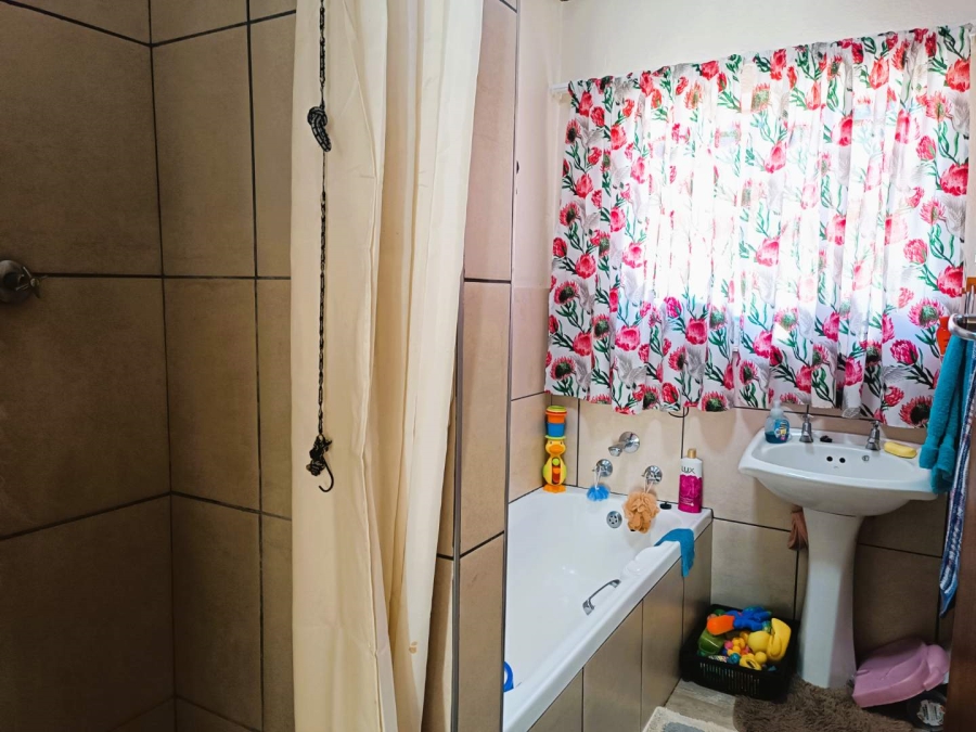 3 Bedroom Property for Sale in Uitsig Free State